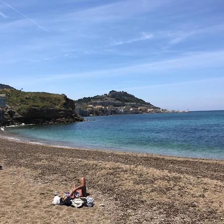 Le Cabanon Bleu Sur La Plage Марсель Экстерьер фото